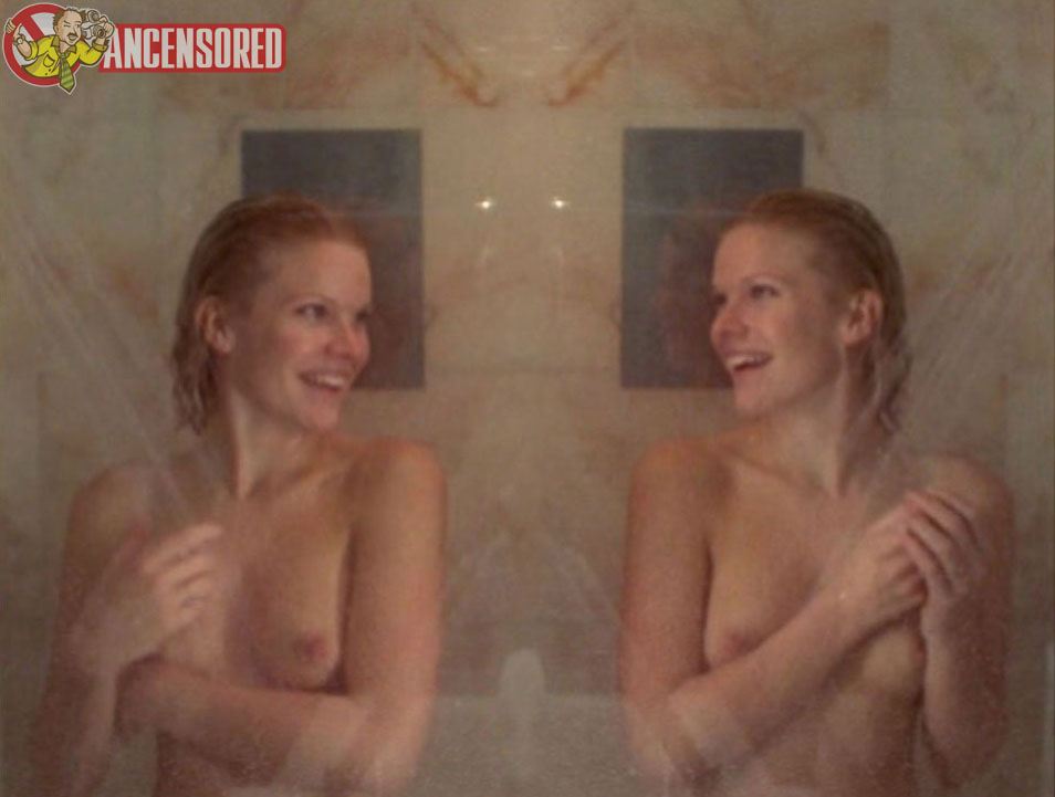 Karen Cliche nude pics.