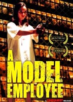 A Model Employee (2002) Escenas Nudistas
