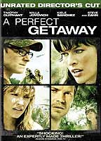 A Perfect Getaway (2009) Escenas Nudistas