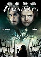 Albino Farm (2009) Escenas Nudistas