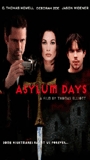 Asylum Days escenas nudistas