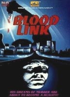 Blood Link escenas nudistas