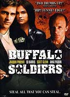 Buffalo Soldiers 2001 película escenas de desnudos