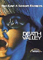 Death Valley (1982) Escenas Nudistas