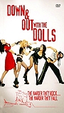 Down and Out with the Dolls 2001 película escenas de desnudos
