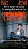 False Arrest (made for TV) (1991) Escenas Nudistas