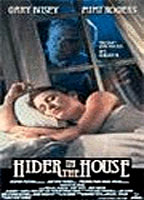 Hider in the House (1989) Escenas Nudistas