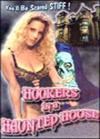 Hookers In a Haunted House escenas nudistas