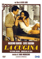 La Cugina (1974) Escenas Nudistas