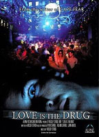 Love Is the Drug escenas nudistas