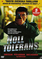 Noll tolerans (1999) Escenas Nudistas