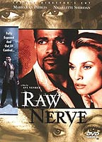 Raw Nerve 1999 película escenas de desnudos