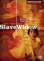 Slave Widow escenas nudistas