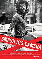 Smash His Camera (2010) Escenas Nudistas