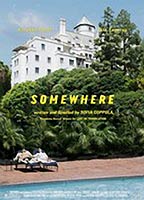 Somewhere (2010) Escenas Nudistas