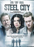 Steel City (2006) Escenas Nudistas