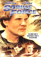 Strike Force 2004 película escenas de desnudos