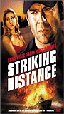 Striking Distance 1993 película escenas de desnudos