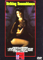Striking Resemblance 1997 película escenas de desnudos