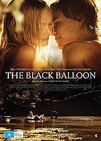 The Black Balloon escenas nudistas
