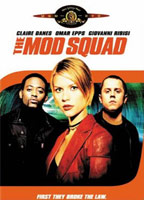 The Mod Squad (1999) Escenas Nudistas
