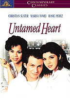 Untamed Heart (1993) Escenas Nudistas
