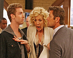 Accidentally on Purpose (2009-2010) Escenas Nudistas