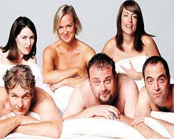 Cold Feet escenas nudistas