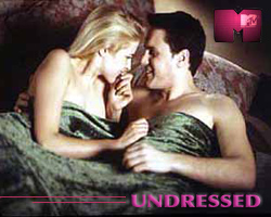 Undressed (1999-2002) Escenas Nudistas