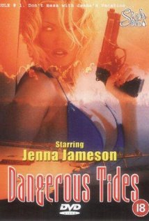 Dangerous Tides (1998) Escenas Nudistas