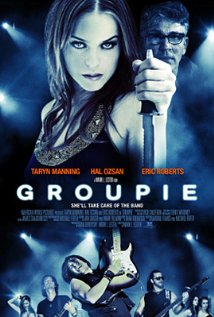 Groupie (2010) Escenas Nudistas
