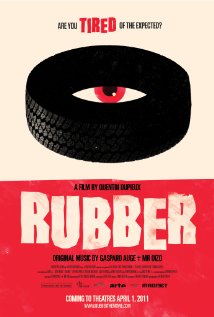 Rubber (2010) Escenas Nudistas