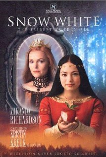 Snow White (2001) Escenas Nudistas