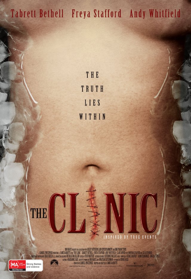 The Clinic escenas nudistas