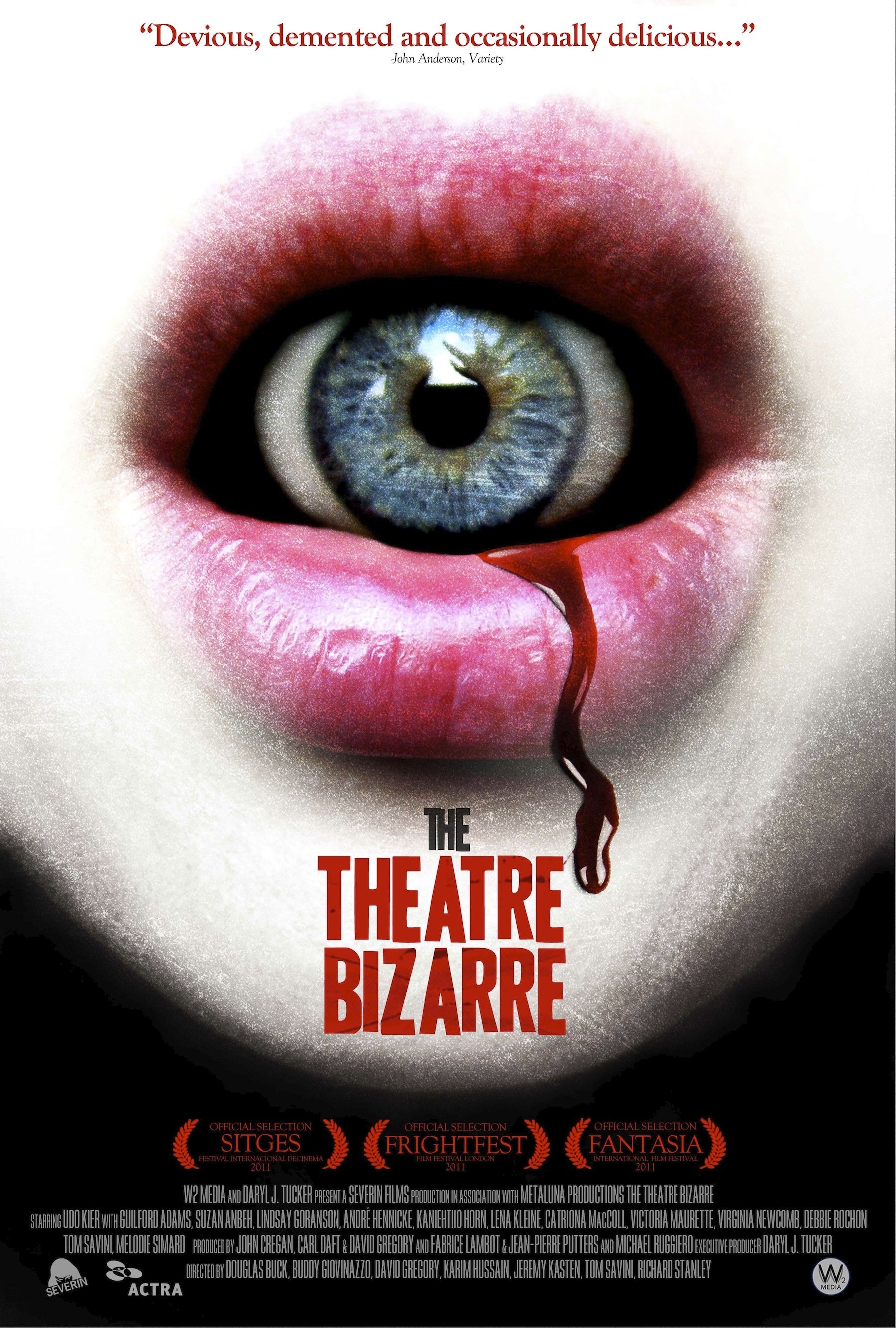 The Theatre Bizarre 2012 película escenas de desnudos